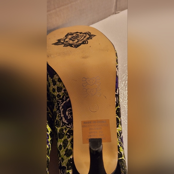 Iron Fist Skulls and Roses - Picture 6 of 7